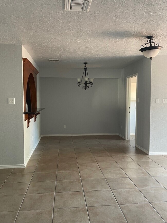 Building Photo - 9250 Beechnut St