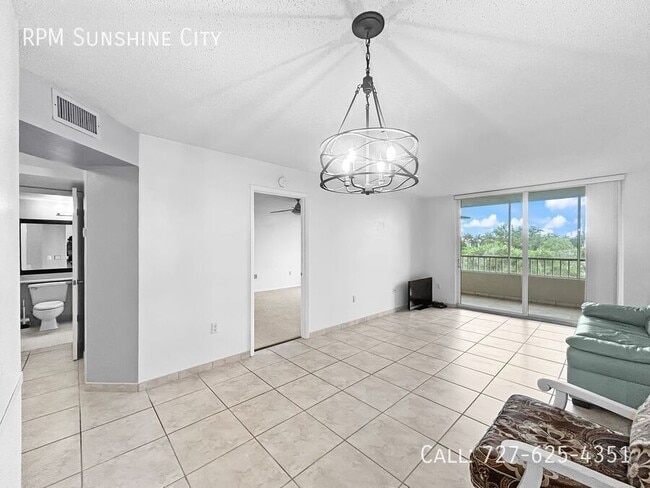 Building Photo - 2333 Feather Sound Dr