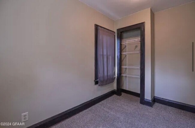 Building Photo - Adorable Single Family Home - 3 bedroom/1 bathroom!