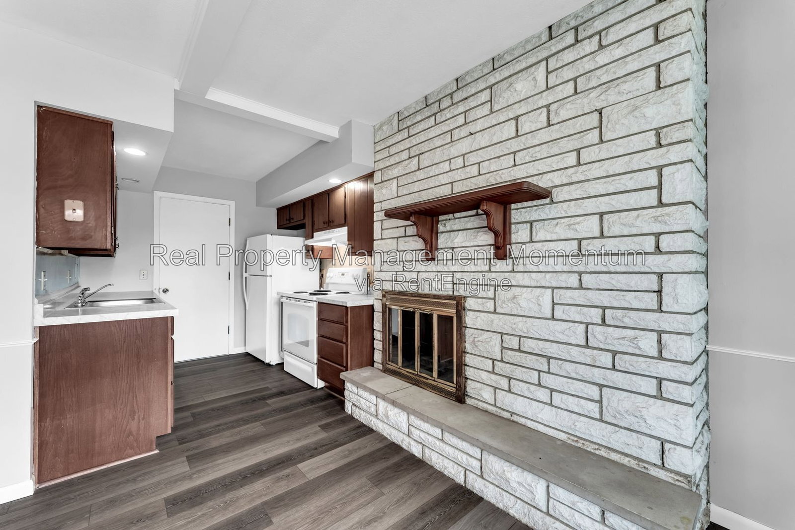 Building Photo - 2105 S Barcliff Ave