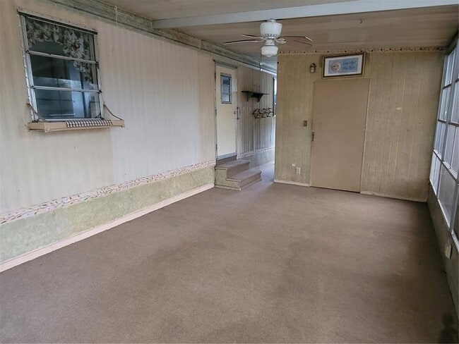 Building Photo - 1300 Seahorse Ln