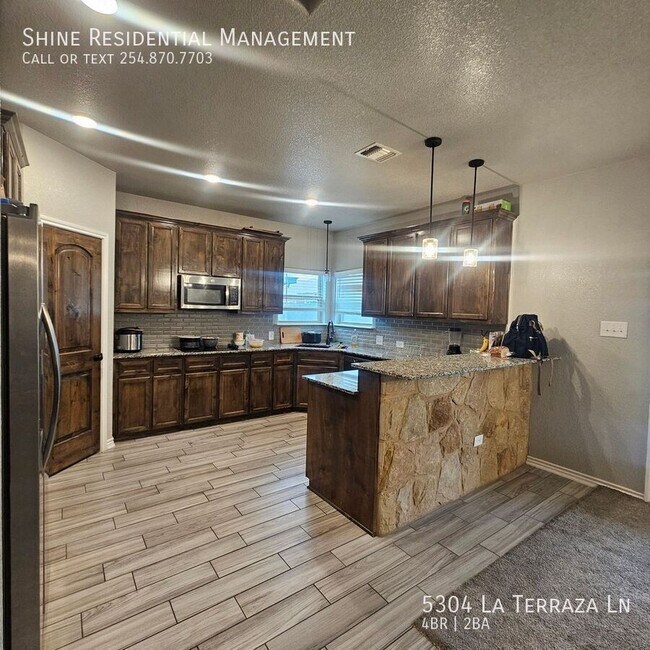 Building Photo - 5304 La Terraza Ln
