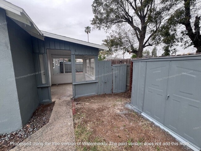 Building Photo - Nice Home For Rent with private yard