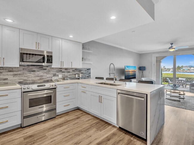 Building Photo - 3602 S Ocean Blvd