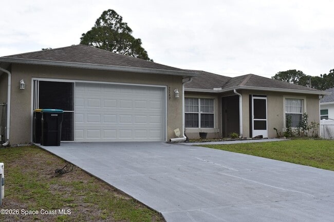 Building Photo - 2749 Freehold Ave SE