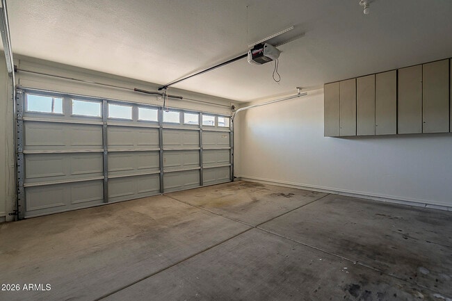 Building Photo - 8844 W Cavalier Dr