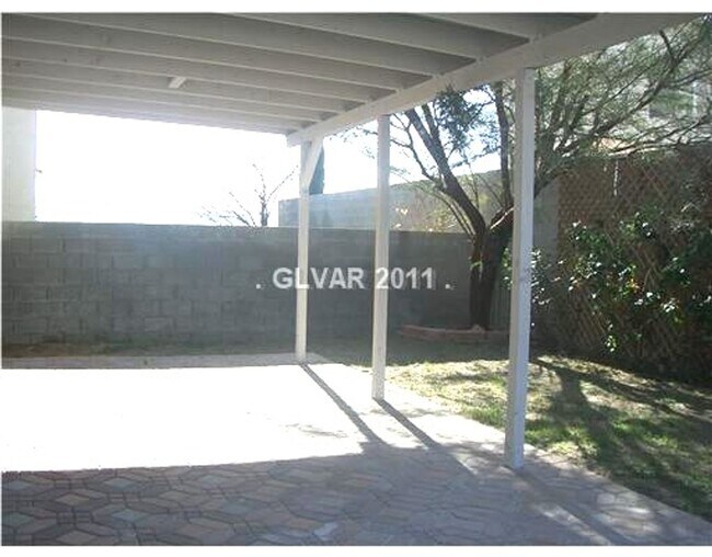 Building Photo - Spacious and Open Floor Plan. 3 Bedroom 2.5 Bath Homes In the Silverado Ranch Area