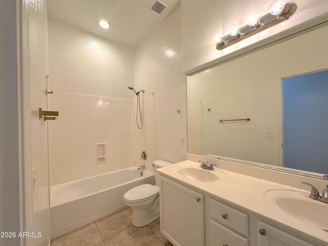 Building Photo - 3013 W Glenhaven Dr