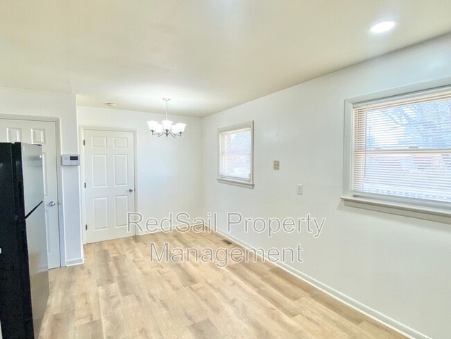 Building Photo - 249 Manchester Dr