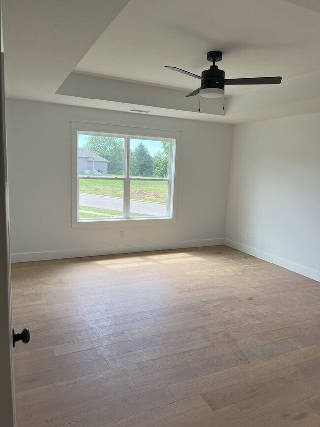 Building Photo - Beautiful One-Year-Old 4 bedroom, 2 bath home on a cul-de-sac in the exclusive Lion's Gate neighb...