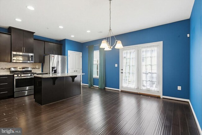 Building Photo - 7408 Wild Honey Way