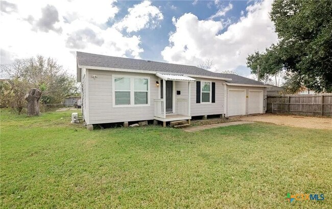 Building Photo - 2003 Woodlawn St