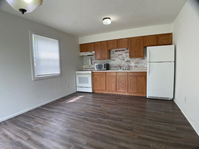 Building Photo - Duplex in Bartonville