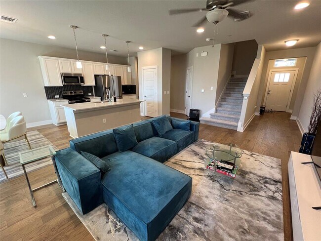 Building Photo - 11204 Gadsen Ln