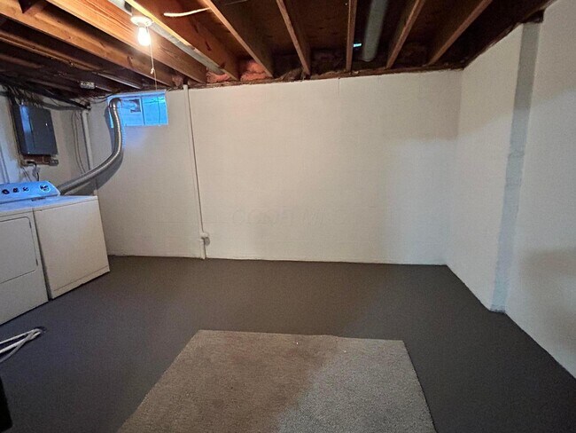 Building Photo - 2846 Avati Dr