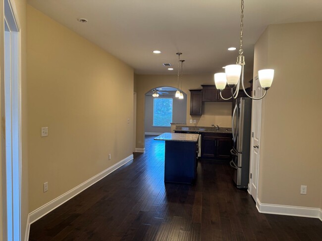 Building Photo - 3 BR Bellevue Townhome in Harpeth Park