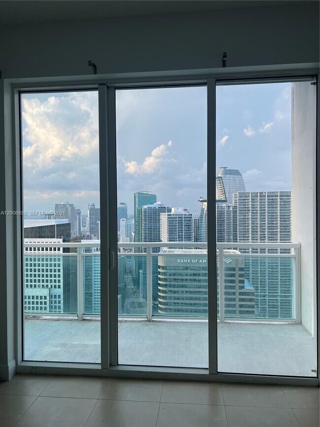 Building Photo - 950 Brickell Bay Dr