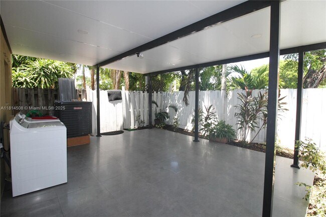 Building Photo - 15239 SW 134th Ct