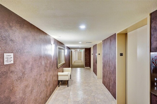 Building Photo - 3625 N Country Club Dr