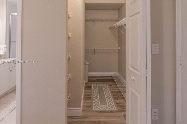 Building Photo - 2916 Tuscany Ct