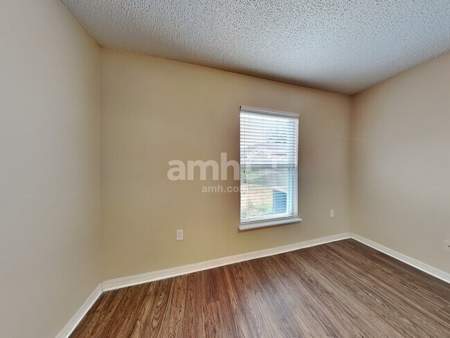 Building Photo - 10418 Maronda Dr