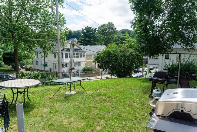 Building Photo - 18 Ranelegh Rd