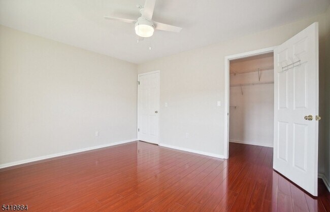 Building Photo - 157 Potomac Dr