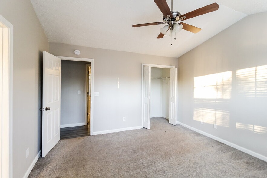 Building Photo - 39 Fairview Dr