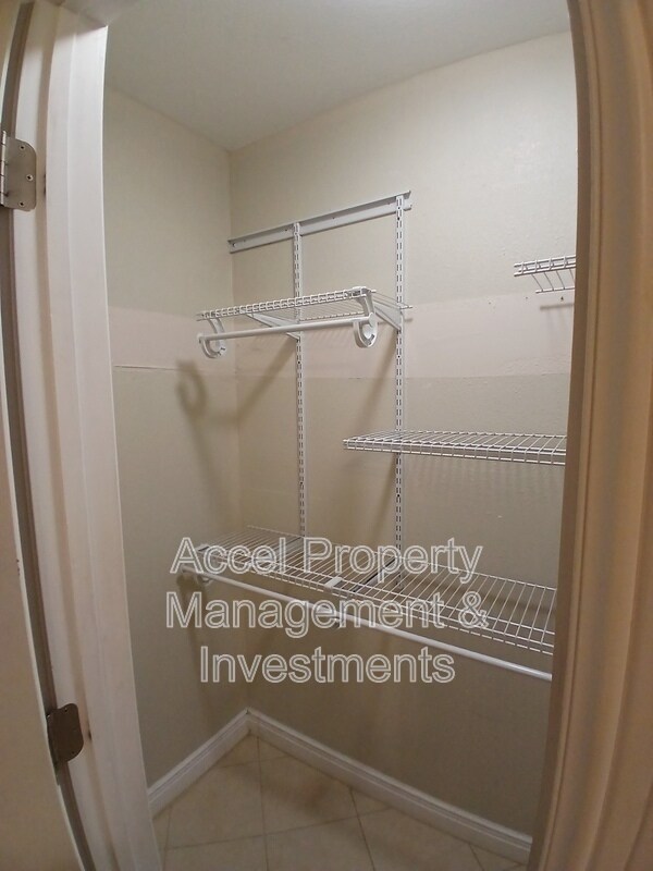 Building Photo - 3601 Mina De Oro