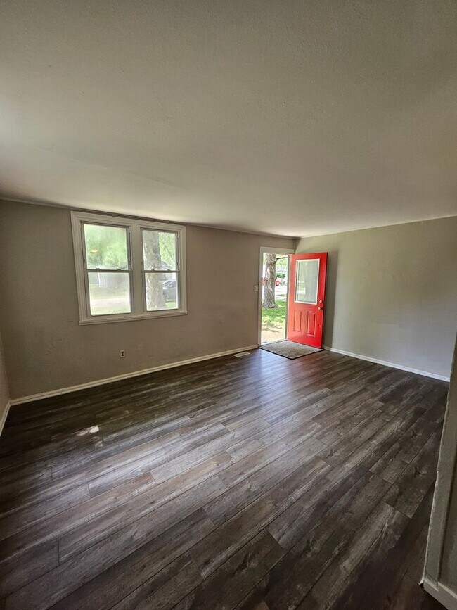 Building Photo - 1609 Rheinhardt Ave