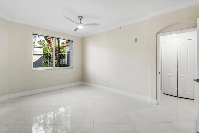 Building Photo - 11010 Legacy Dr