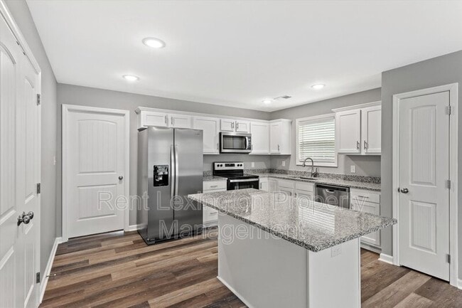 Building Photo - 2015 Dolly Dr