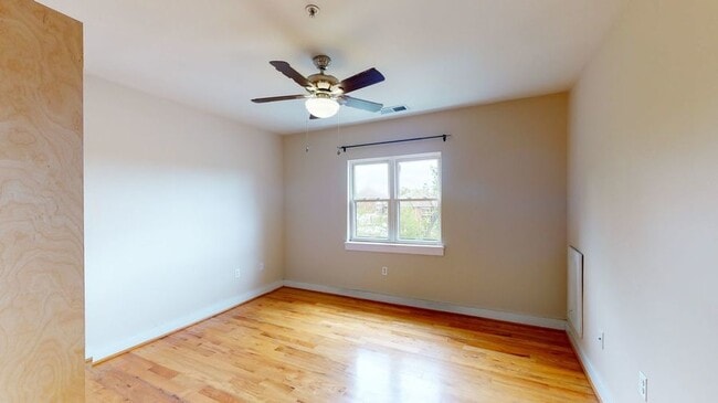 Building Photo - 2615 4th St NE