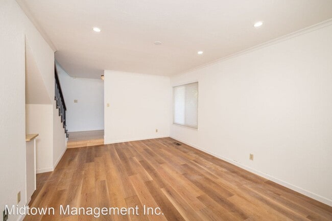 Building Photo - 4 br, 2.5 bath House - 2506 Hastings Dr