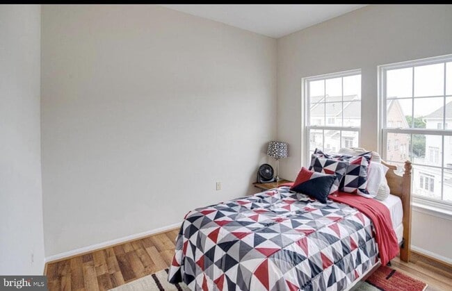 Building Photo - 9515 Walker Way