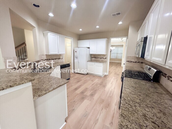Building Photo - 2096 Stoney Chase Dr