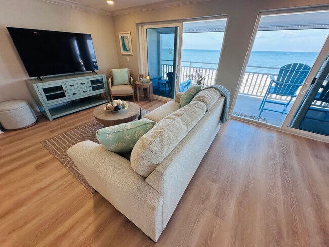 Building Photo - 555 Gulf Way