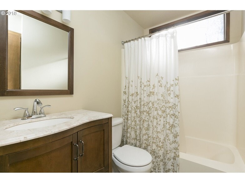 Building Photo - 5858 S Riveridge Ln