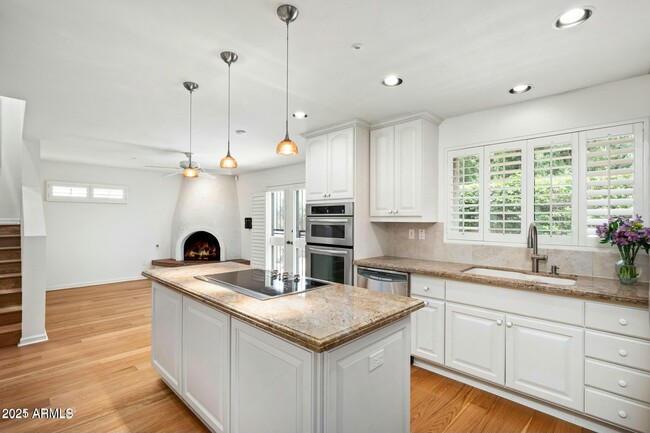 Building Photo - 8526 E Vista Del Lago