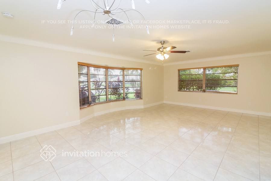 Building Photo - 1384 SW 14th Ave