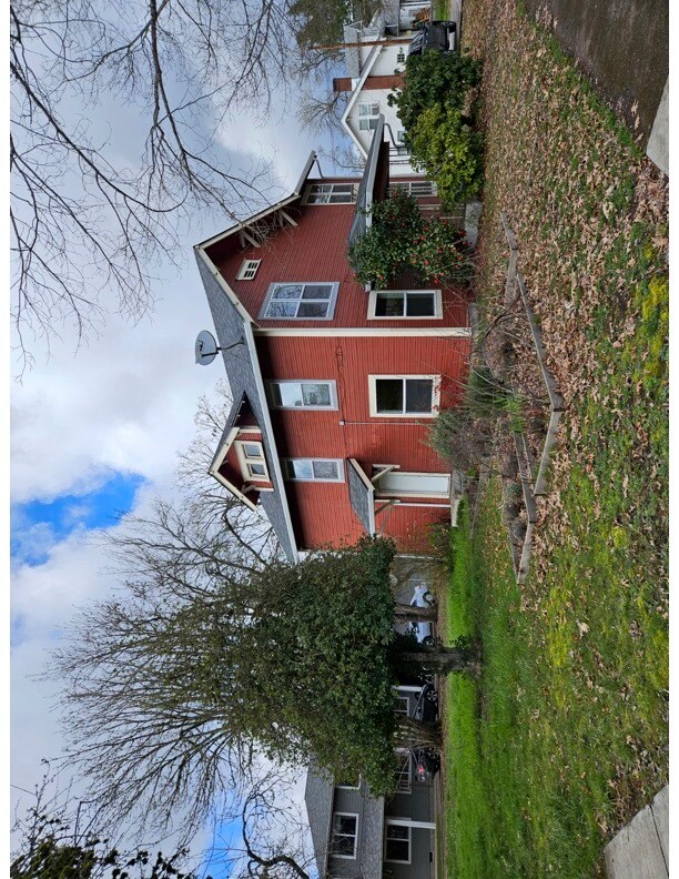 Building Photo - 608 4th St