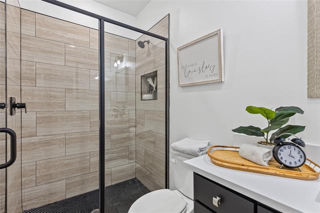 Building Photo - 1900 Rosemary