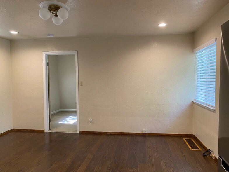 Building Photo - 2710 Le Conte Ave