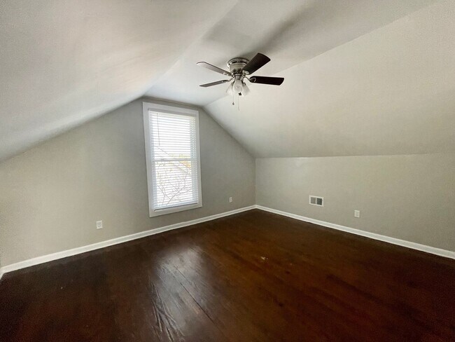 Building Photo - oliver322