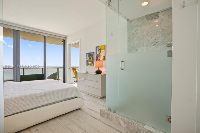 Building Photo - 480 NE 31st St