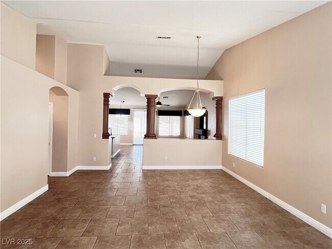 Building Photo - 258 Whitewater Village Ct