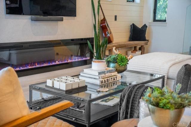 Building Photo - 3301 Lincoln St