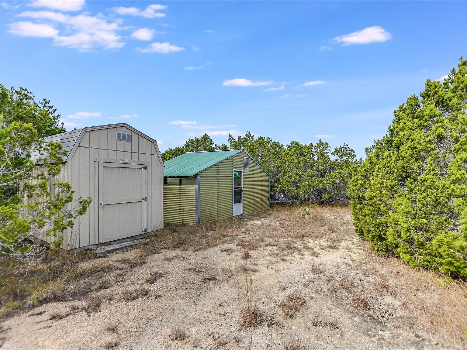 Building Photo - 1010 Foothills Dr