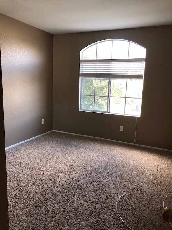 Building Photo - 14525 Saddlepeak Ct