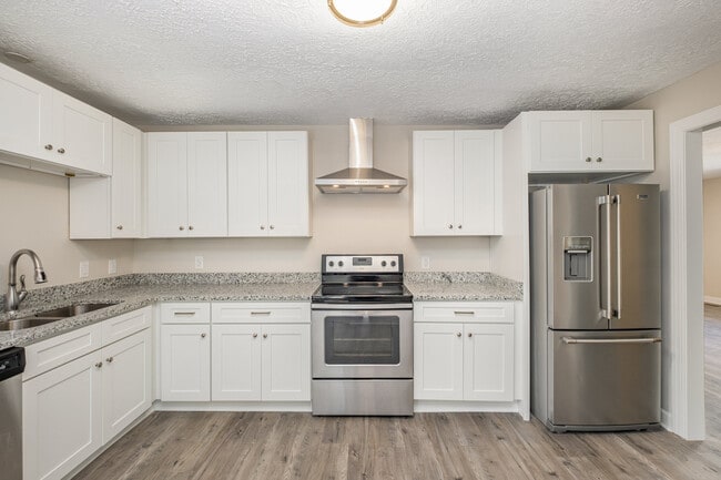 Building Photo - 417 W Coffee St